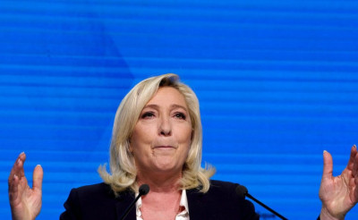 Γαλλία: H Λεπέν στηρίζει την πρόταση μομφής της Αριστεράς