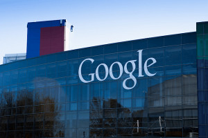 Google: Μπλόκαρε ή αφαίρεσε πάνω από 5,5 δισ. διαφημίσεις πέρυσι